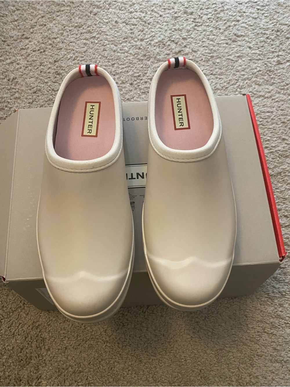 Hunter Cream Slip-On Rain Clogs with Pink Insole and Red-Black Heel Tab